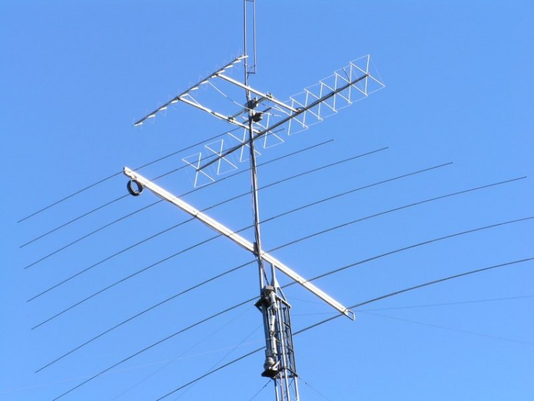 The Antenna Array of KD5VHK!
